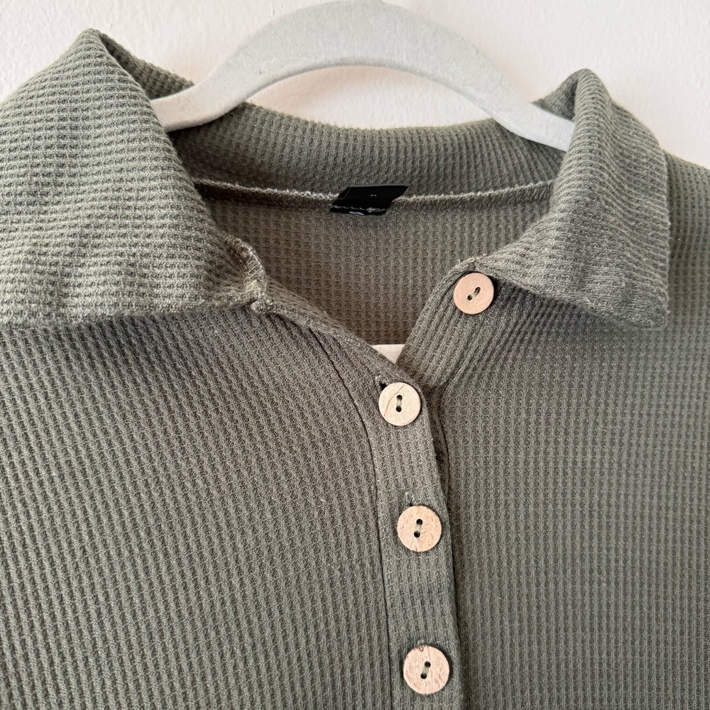 Green Ribbed Waffle Top - Picture 2 of 4